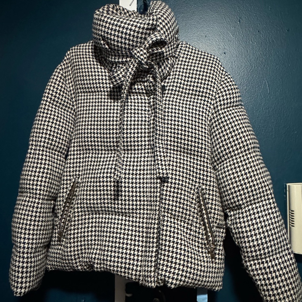 Walter Baker Black and White Puffer Jacket w/ funnel neck collar.
